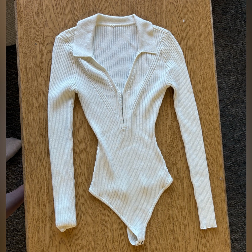 LAST CHANCE!! - Women's Brandy Melville Ribbed Long Sleeve Bodysuit - Picture 2 of 7